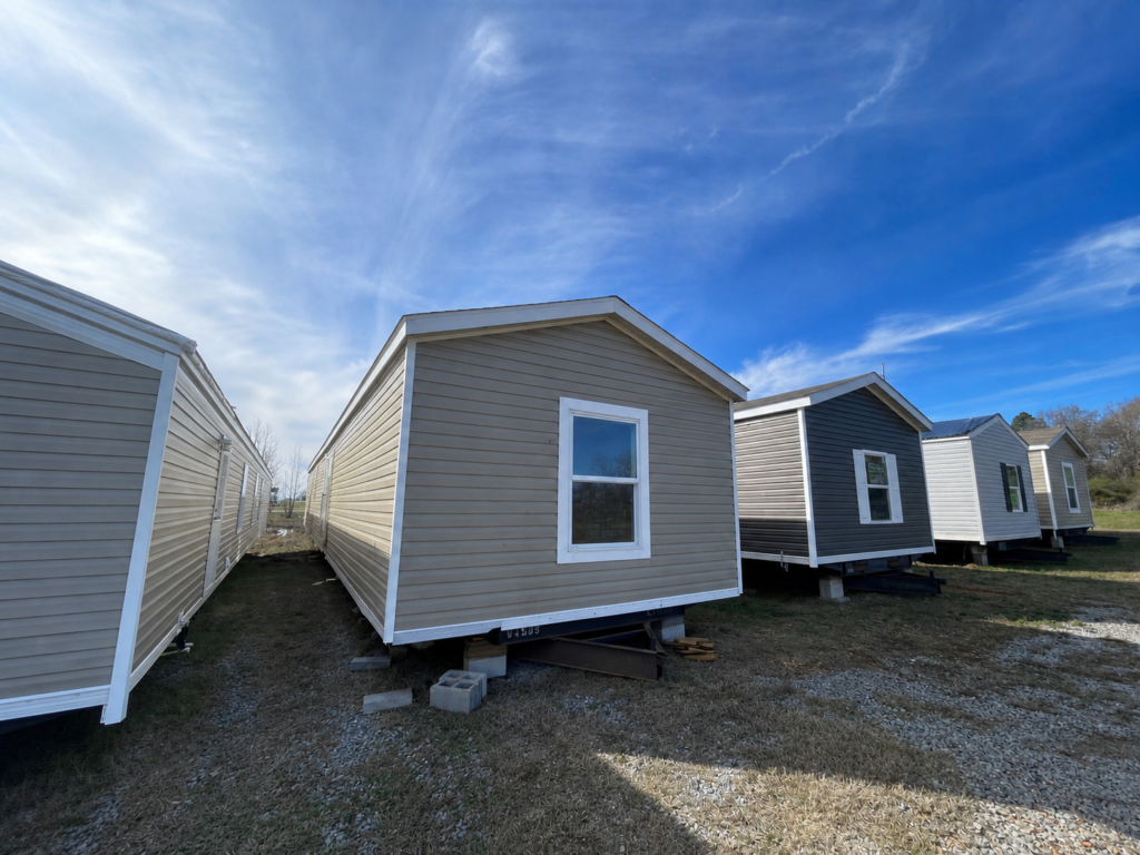 1-3Beds-2Baths-1216sqft-76-x-16