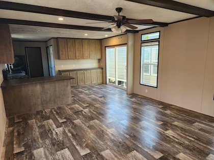 10-3Beds-2Baths-1216sqft-76-x-16