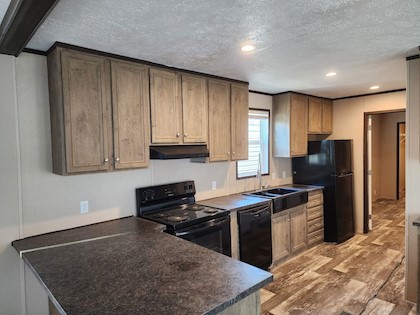 11-3Beds-2Baths-1216sqft-76-x-16