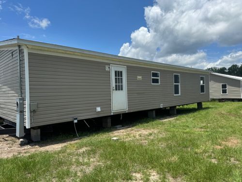 2-2021-Clayton-Manufactured-Home-3-Bedrooms-2-Baths-1344-Sq-Ft-48-x-28-Windzone-1