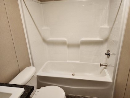 7-3Beds-2Baths-1216sqft-76-x-16