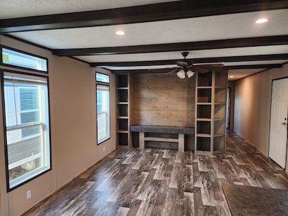 9-3Beds-2Baths-1216sqft-76-x-16